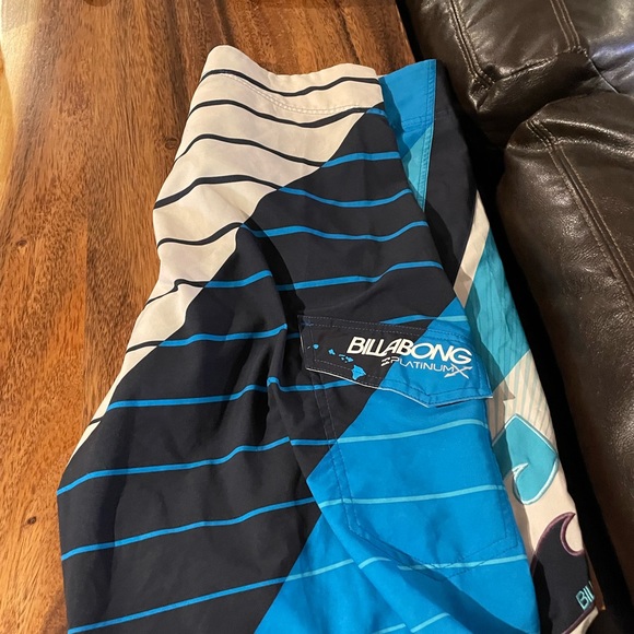 Billabong swimsuit size 34 - Picture 2 of 4